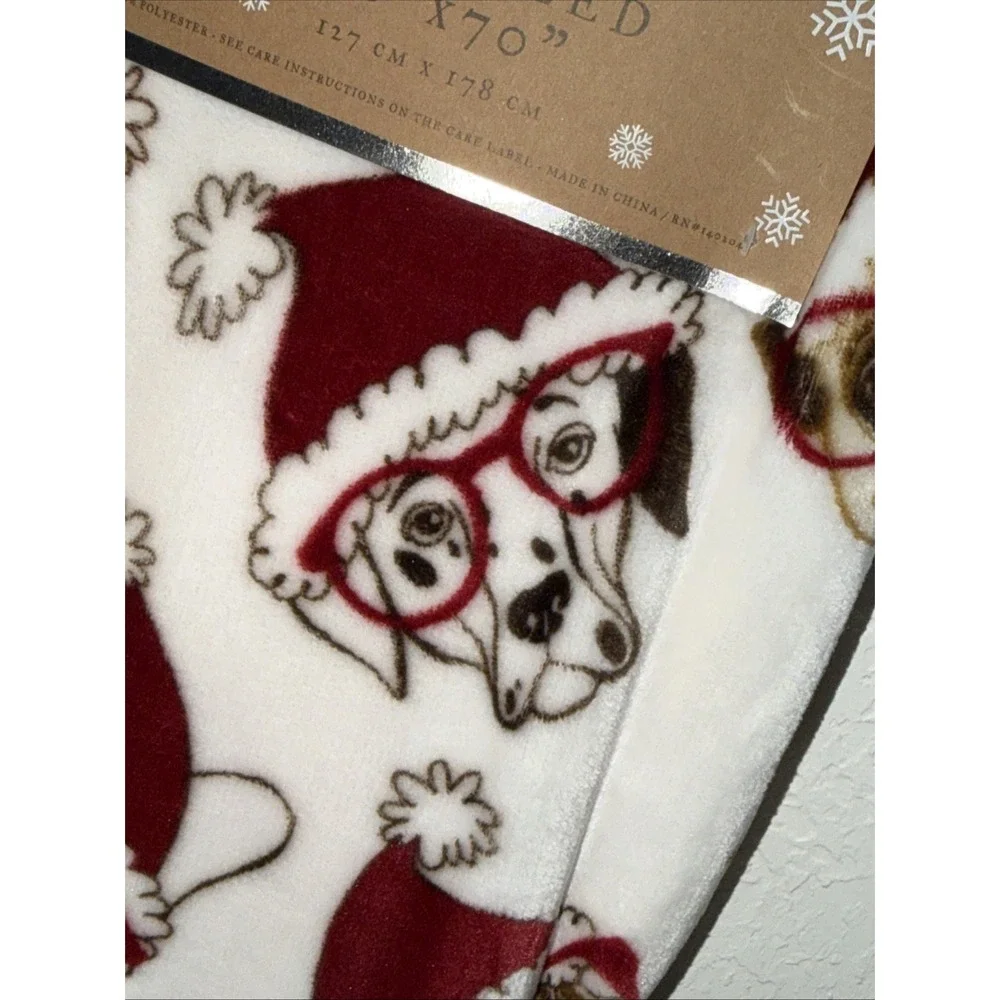 Merry and Bright Smart Dogs Christmas Plush Throw Blanket‎ 50x70 Santa Hats New